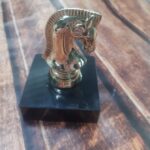 шахматный конь,шахматная фигура конь,