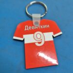 брелок для ключей,брелок на сумку,брелок футболка,брелок из дерева,